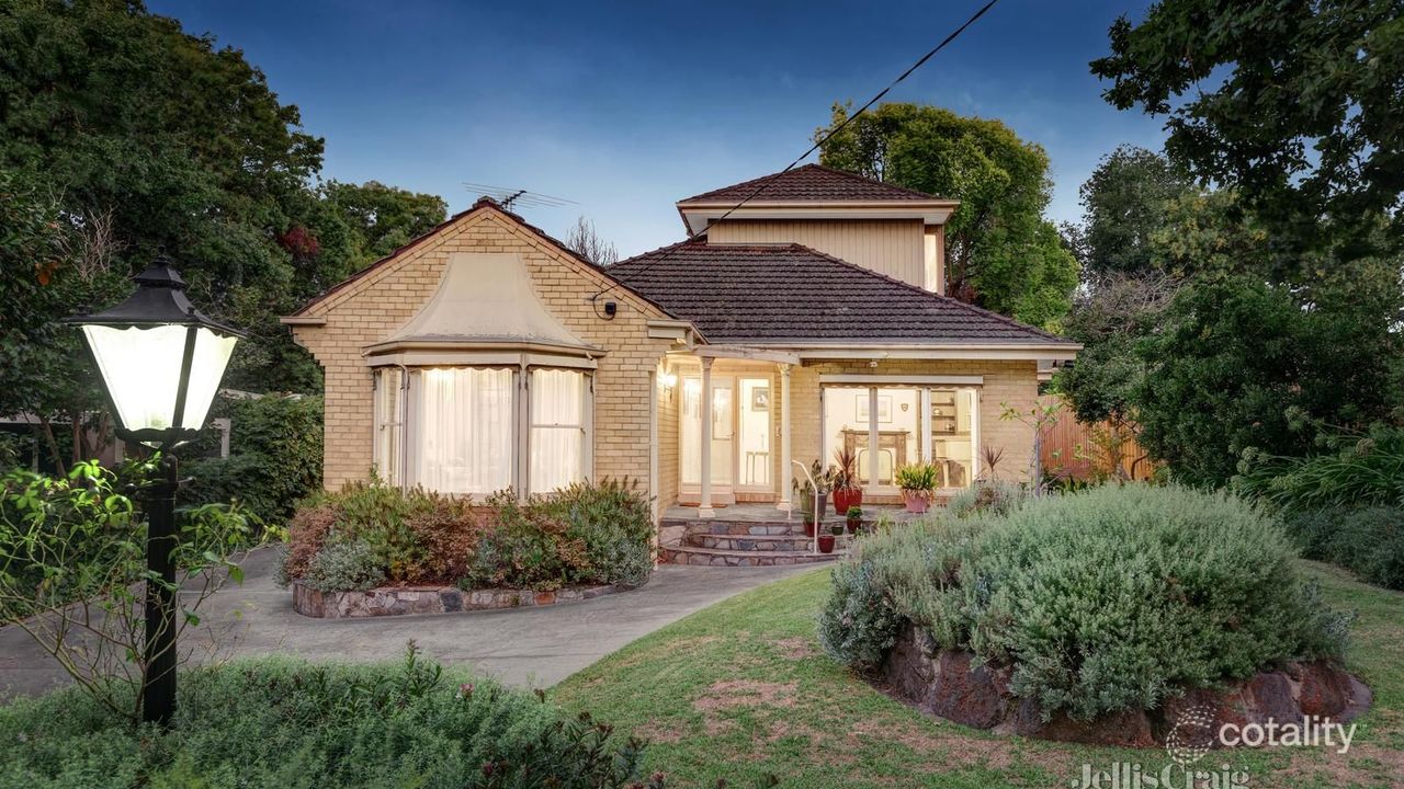 4-bedroom house at 19 Carlyle Crescent, Mont Albert, VIC 3127, Boroondara, Victoria