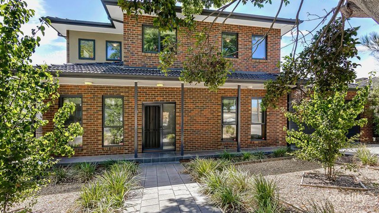 4-bedroom unit at 1/70 Dunloe Avenue, Mont Albert North, VIC 3129, Whitehorse, Victoria