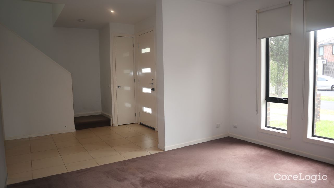 3-bedroom house at 32 Evergreen Boulevard, Kingston Council, Victoria