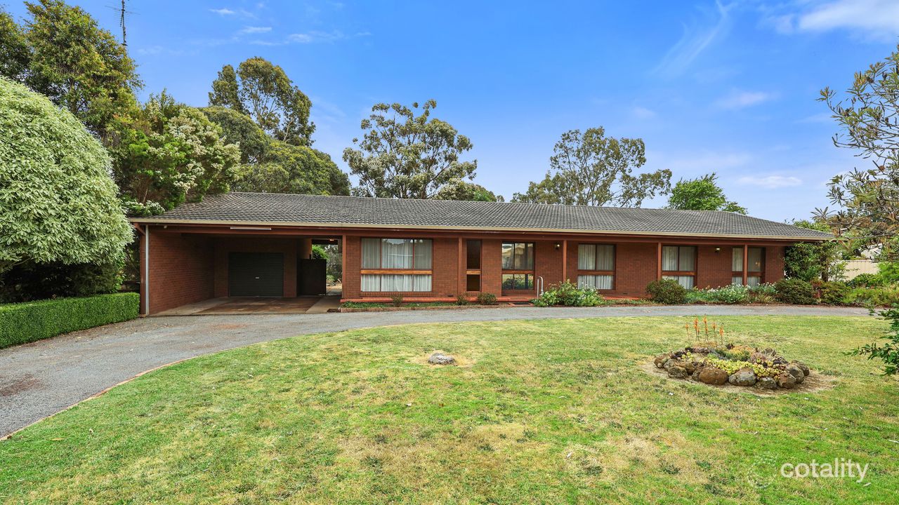 3-bedroom house at 11-13 Bayley Street, Hamilton, VIC 3300, Southern Grampians, Victoria