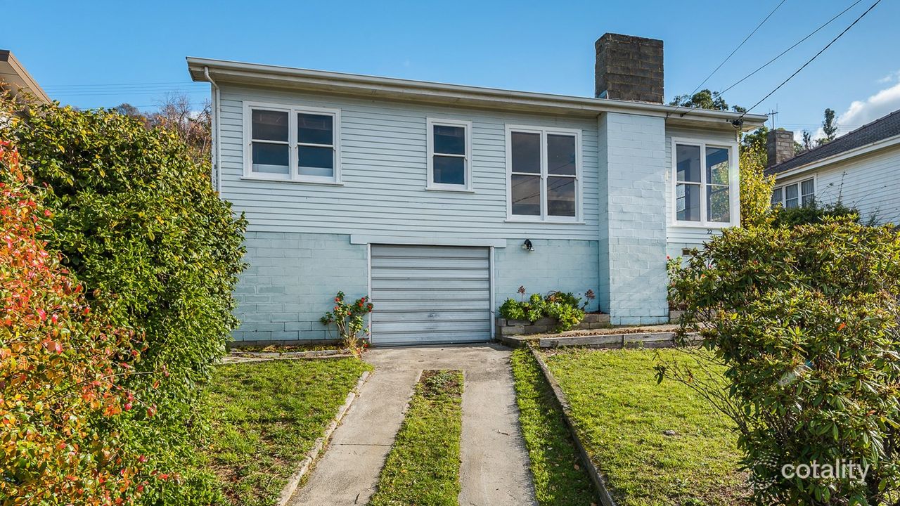 2-bedroom house at 22 Oliver Avenue, Lindisfarne, TAS 7015, Clarence Council, Tasmania