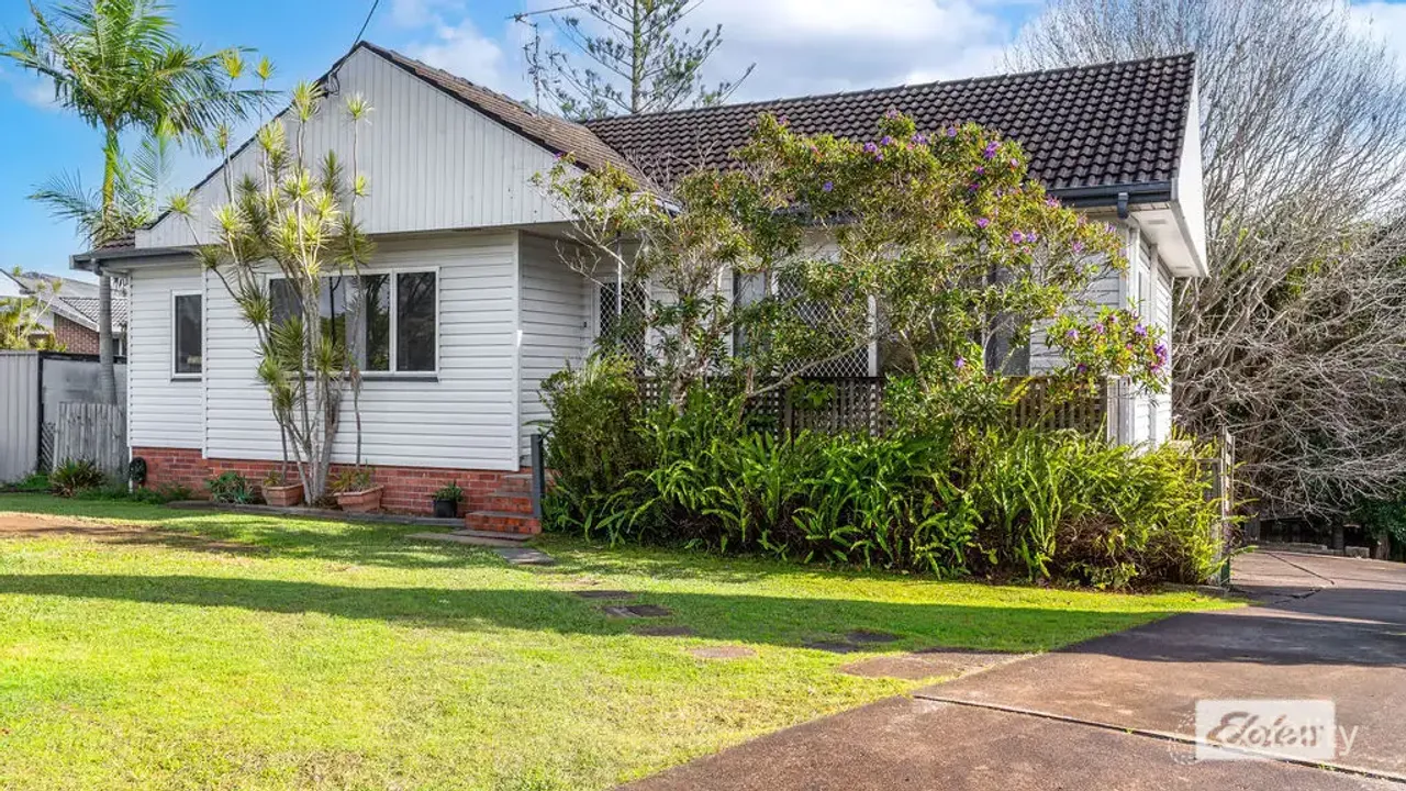 3-bedroom house at 62 Bayview Crescent, Taree, NSW 2430, Mid-Coast, New South Wales