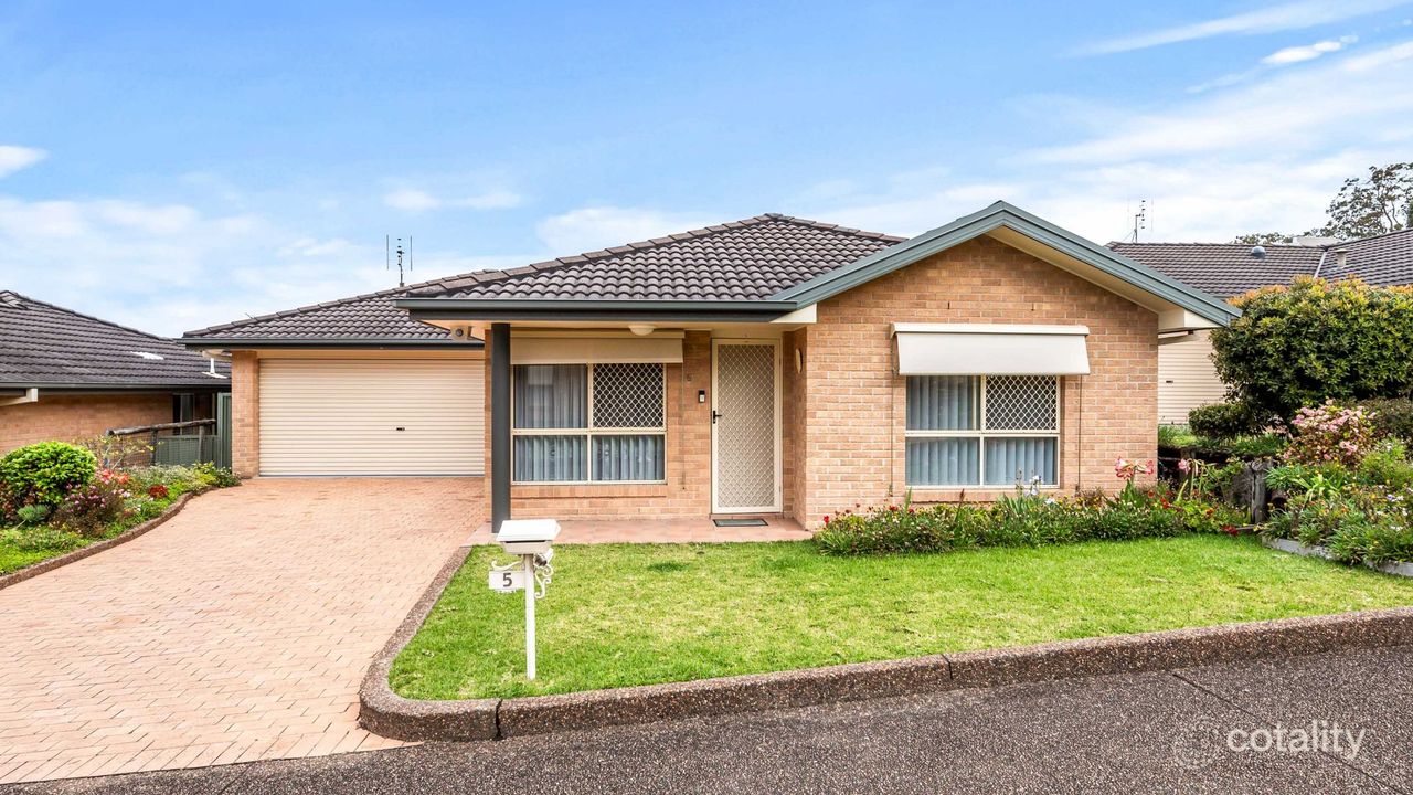 3-bedroom unit at 5/4 Cowmeadow Road, Mount Hutton, NSW 2290, Lake Macquarie, New South Wales