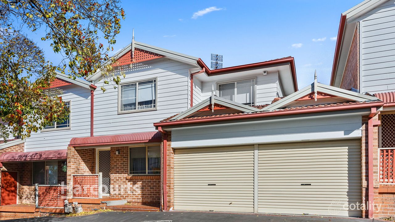 3-bedroom unit at 8/82-88 Daintree Drive, Albion Park, NSW 2527, Shellharbour, New South Wales