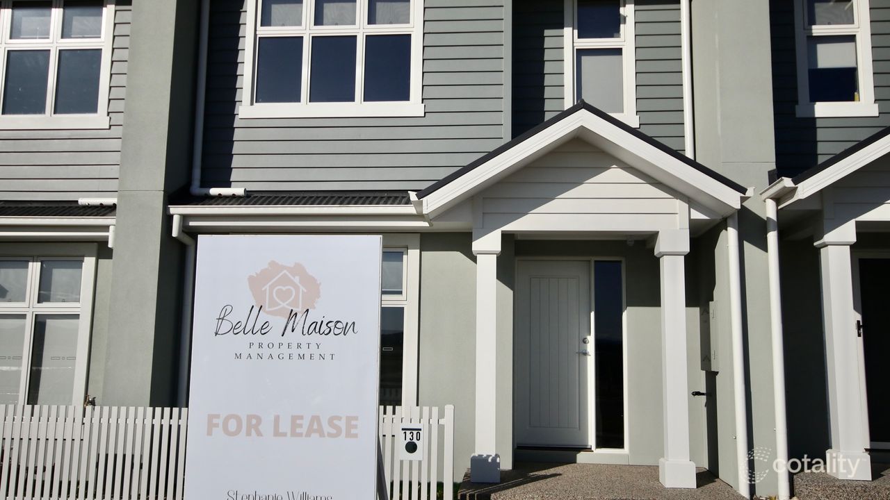 3-bedroom unit at 180 Carnival Boulevard, Berwick, VIC 3806, Casey Council, Victoria