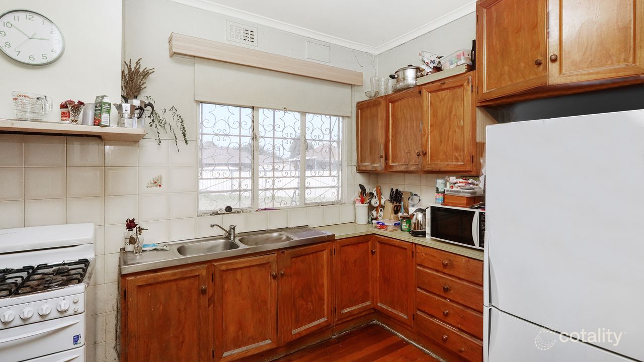 6-bedroom house at 4 Lord Place, Braybrook, VIC 3019, Maribyrnong, Victoria