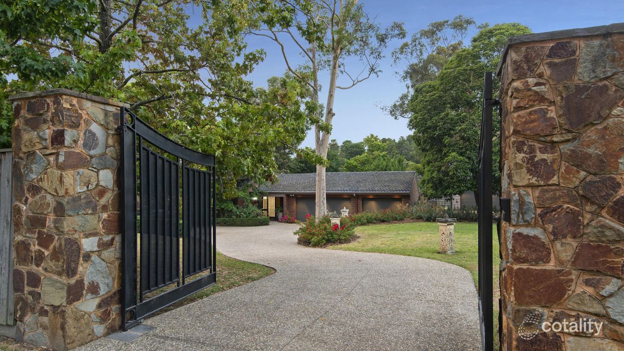 4-bedroom house at 30-32 Hopetoun Road, Park Orchards, VIC 3114, Manningham Council, Victoria