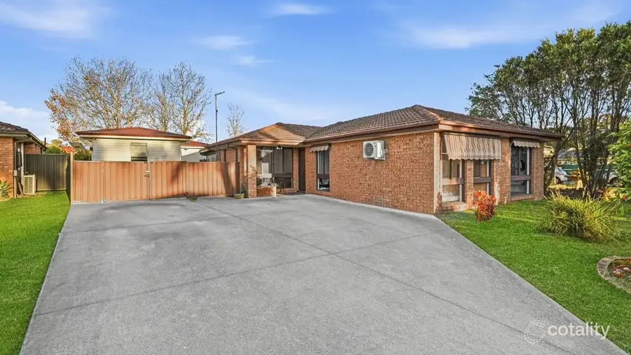 6-bedroom house at 7 Kiwi Close, St Clair, NSW 2759, Penrith, New South Wales