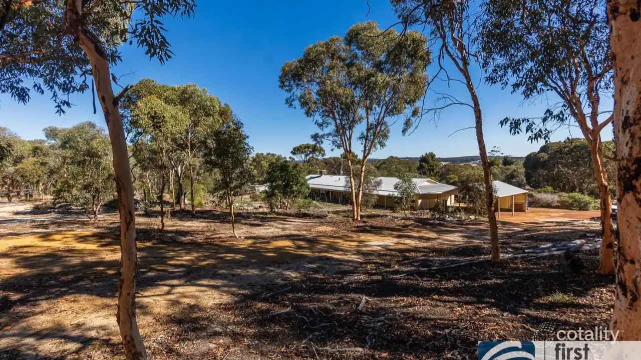 5-bedroom house at 82 Benrua Road, Clackline, WA 6564, Northam, Western Australia