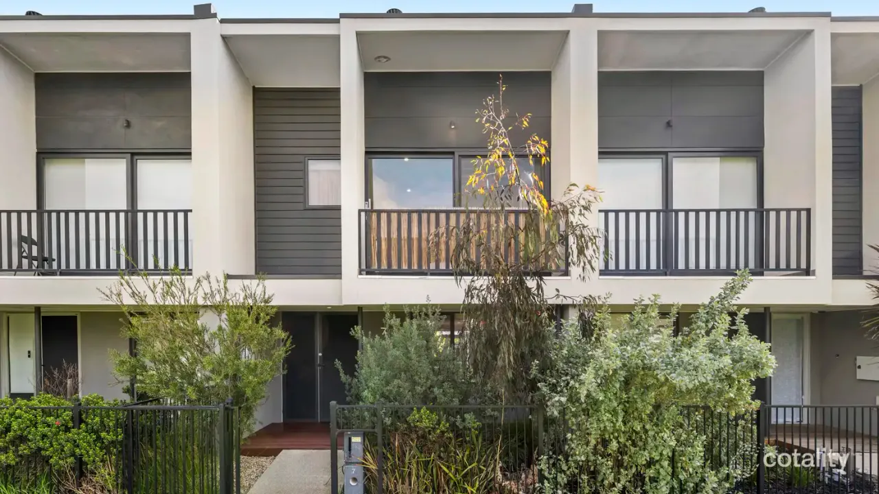 3-bedroom unit at 7 Thurra Walk, Wollert, VIC 3750, Whittlesea, Victoria