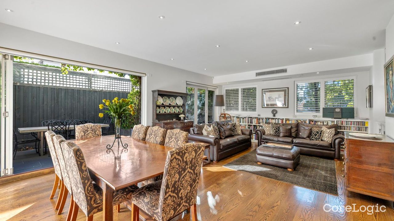 3-bedroom unit at 2/1174 Malvern Road, Stonnington Council, Victoria