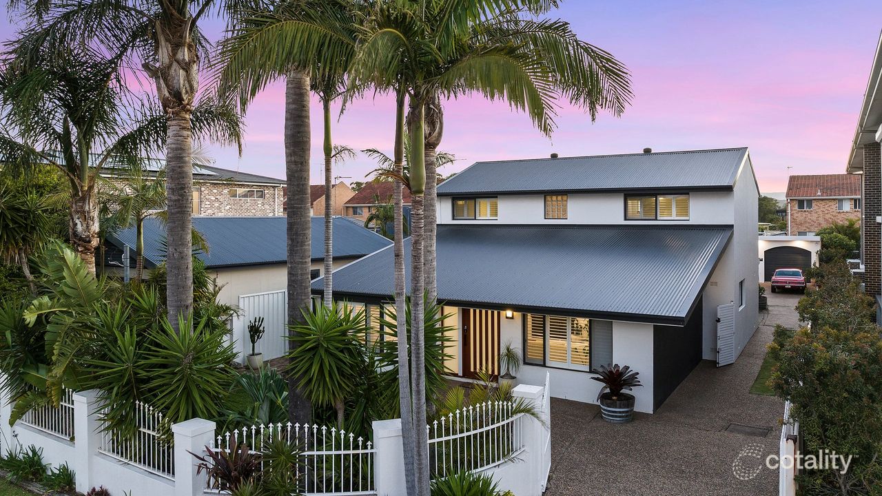 5-bedroom house at 32 Peterborough Avenue, Lake Illawarra, NSW 2528, Shellharbour, New South Wales