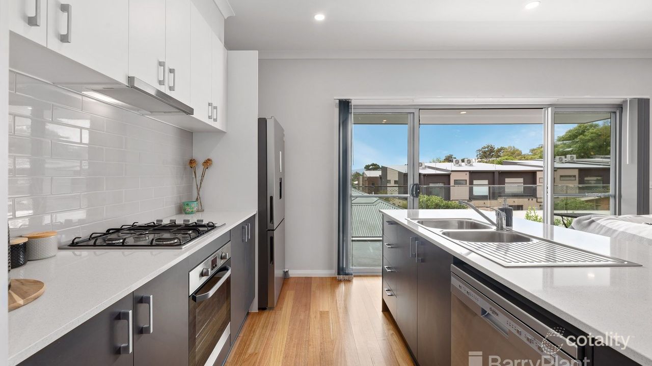 3-bedroom unit at 6/80 Castella Street, Lilydale, VIC 3140, Yarra Ranges Council, Victoria