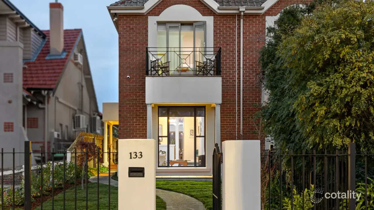 3-bedroom house at 133 Wendouree Parade, Lake Wendouree, VIC 3350, Ballarat, Victoria