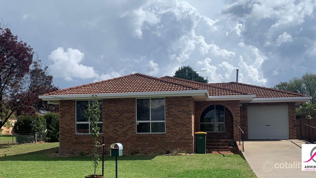 3-bedroom house at 3 Plane Avenue, Uralla, NSW 2358, Uralla Council, New South Wales