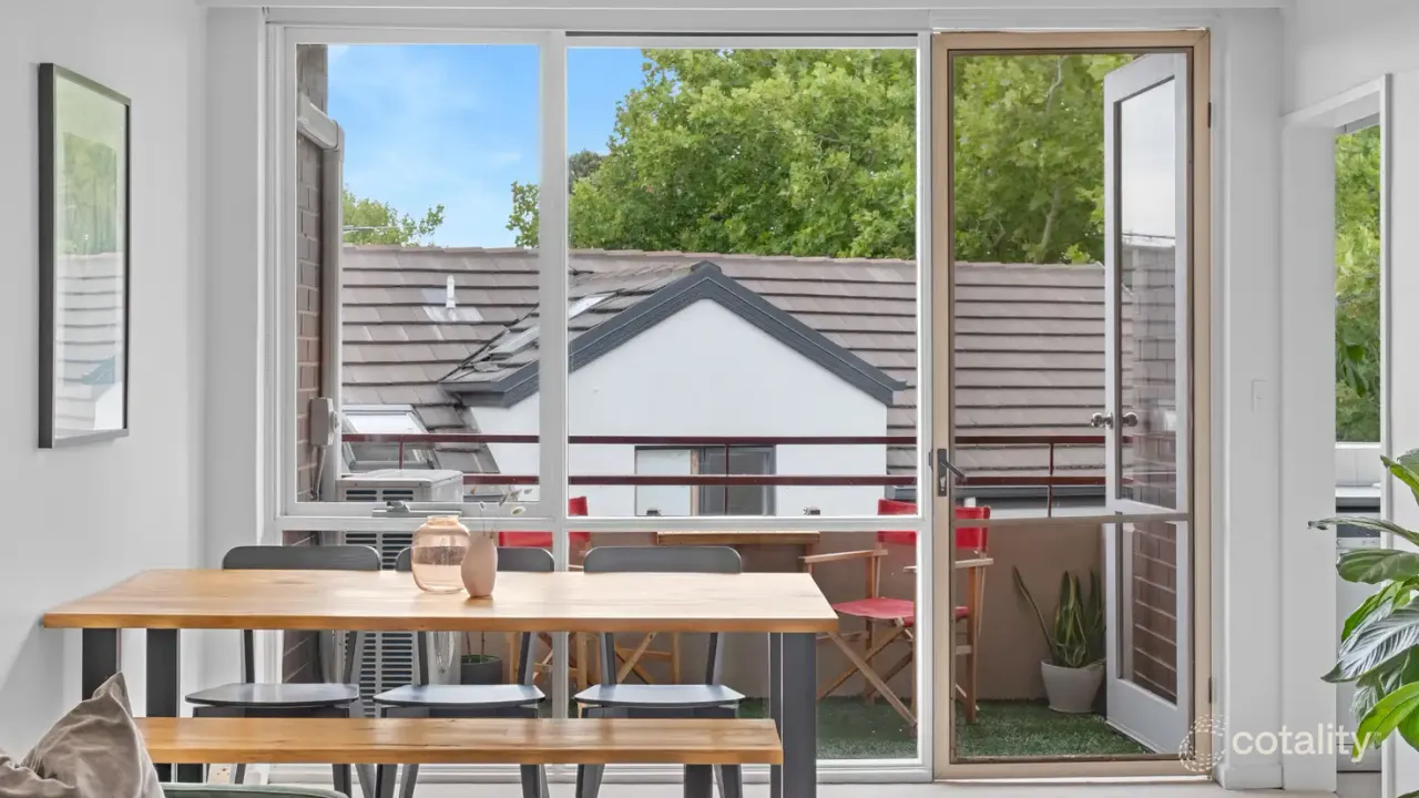 3-bedroom unit at 11/14 The Avenue, Windsor, VIC 3181, Stonnington, Victoria