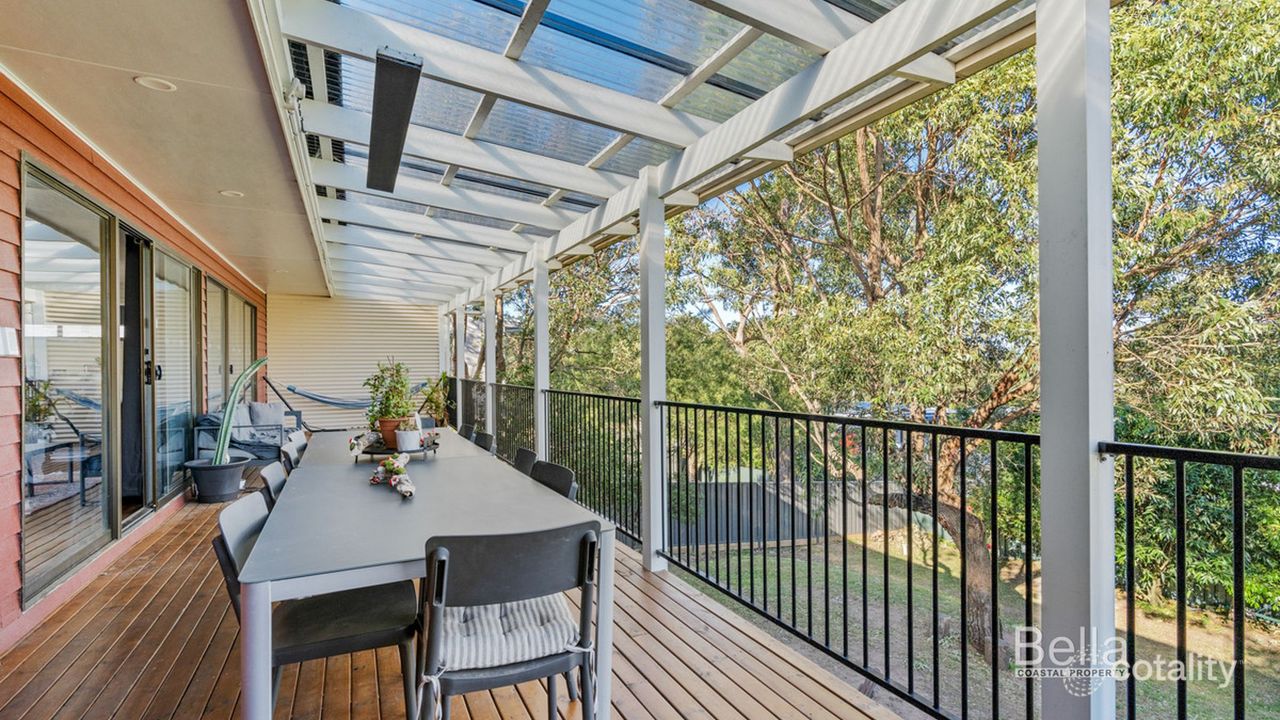 5-bedroom house at 10 Park View Parade, Mollymook Beach, NSW 2539, Shoalhaven, New South Wales