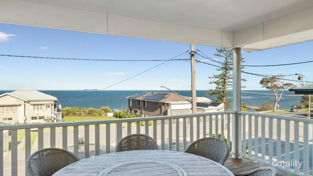 5-bedroom house at 7 Whytecliffe Parade, Woody Point, QLD 4019, Moreton Bay, Queensland