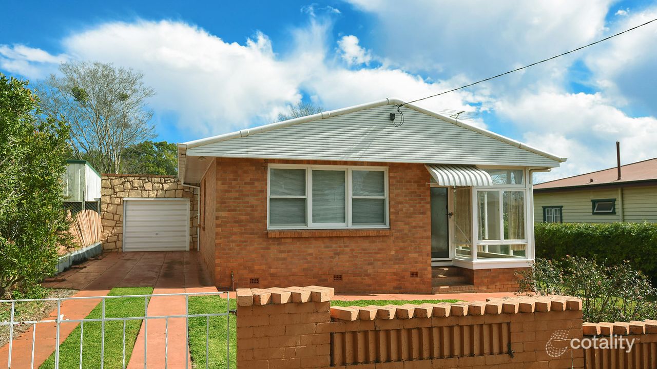 3-bedroom house at 33 Clark Street, South Toowoomba, QLD 4350, Toowoomba, Queensland
