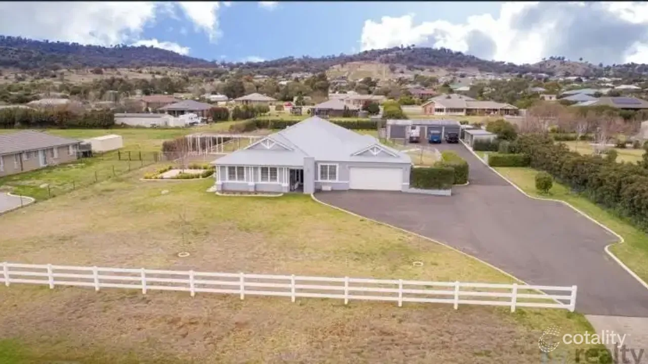 5-bedroom house at 18 Sequoia Drive, Moore Creek, NSW 2340, Tamworth, New South Wales