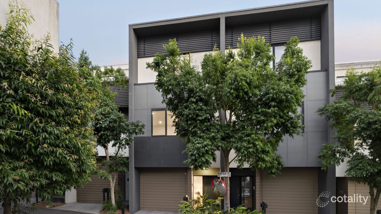 3-bedroom unit at 18 Norfolk Place, Malvern, VIC 3144, Stonnington Council, Victoria