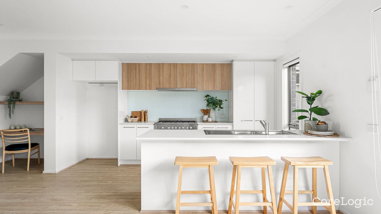 3-bedroom unit at 9 Saltbreeze Circuit, Casey Council, Victoria