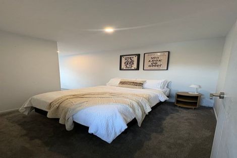 Photo of property in 2e Fowler Street, Northcote, Auckland, 0627