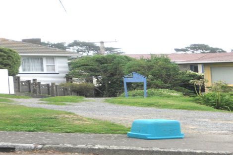 Photo of property in 21 Turville Crescent, Newlands, Wellington, 6037