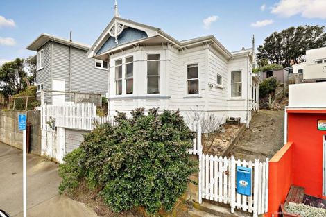 Photo of property in 68 Northland Road, Northland, Wellington, 6012