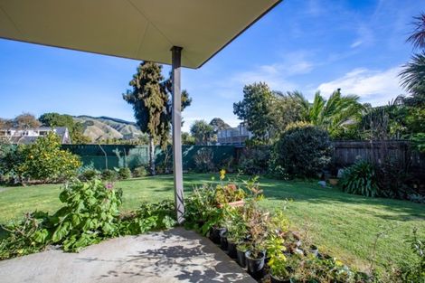 Photo of property in 8a Winara Avenue, Waikanae, 5036