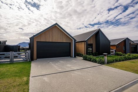 Photo of property in 10 Sawdon Street, Wanaka, 9305