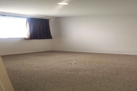 Photo of property in 52 Woodbank Drive, Glen Eden, Auckland, 0602