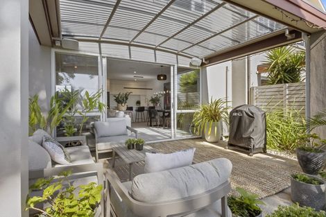 Photo of property in 250c Courtenay Street, Strandon, New Plymouth, 4312