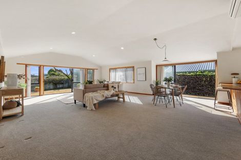Photo of property in 38 Maesbury Close, Papamoa Beach, Papamoa, 3118