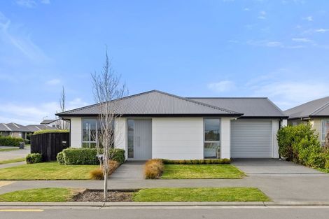 Photo of property in 32 George West Square West, Wigram, Christchurch, 8025