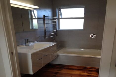 Photo of property in 2/83 Nile Road, Milford, Auckland, 0620