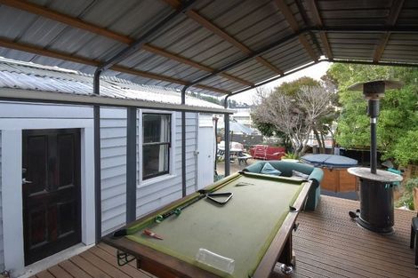 Photo of property in Elm Lodge Backpackers, 74 Elm Row, Dunedin Central, Dunedin, 9016