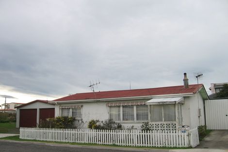 Photo of property in 35 Pukeko Place, Westshore, Napier, 4110