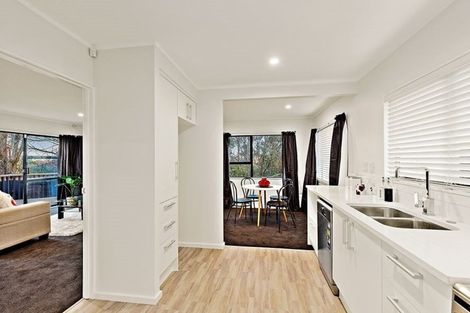 Photo of property in 2/2 Oreil Avenue, West Harbour, Auckland, 0618