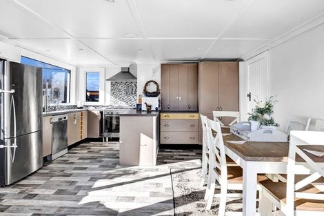 Photo of property in 37 Dixon Avenue, Hawera, 4610