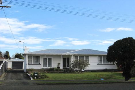 Photo of property in 12 Highbury Drive, Levin, 5510