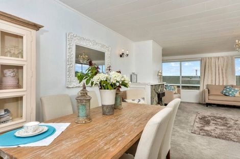 Photo of property in 1/36 Masterton Road, Rothesay Bay, Auckland, 0630