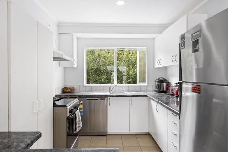 Photo of property in 16 Kearney Place, Massey, Auckland, 0614