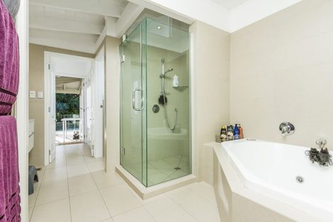 Photo of property in 36 Rewi Street, Torbay, Auckland, 0630