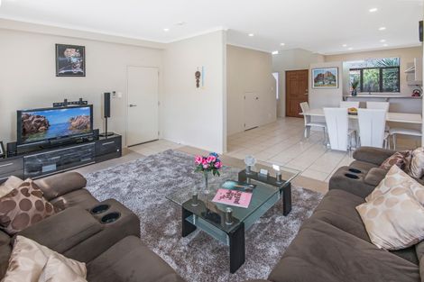 Photo of property in 12 Derg Place, East Tamaki, Auckland, 2013