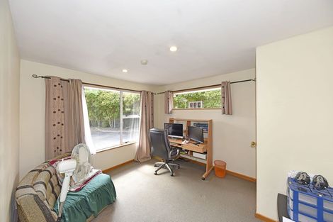 Photo of property in 11 Copperfield Close, Parklands, Christchurch, 8083