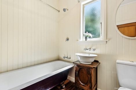 Photo of property in 14 Dee Street, Island Bay, Wellington, 6023