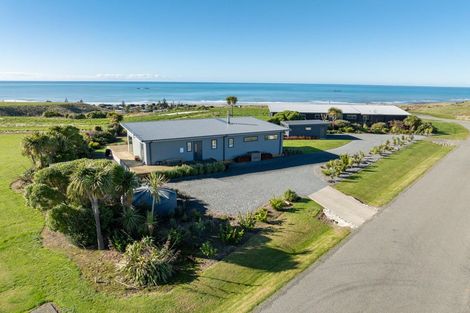 Photo of property in 37 Rochdale Road, Riversdale Beach, Masterton, 5872