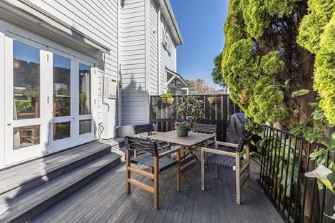 Photo of property in 12b Hobson Street, Thorndon, Wellington, 6011