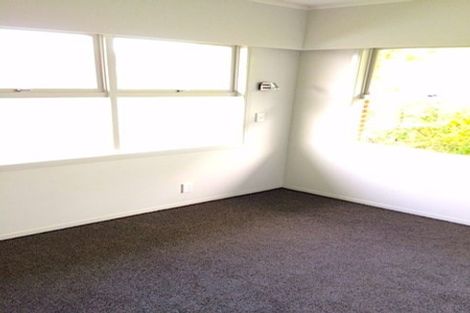 Photo of property in 9 Seaview Road, Castor Bay, Auckland, 0620
